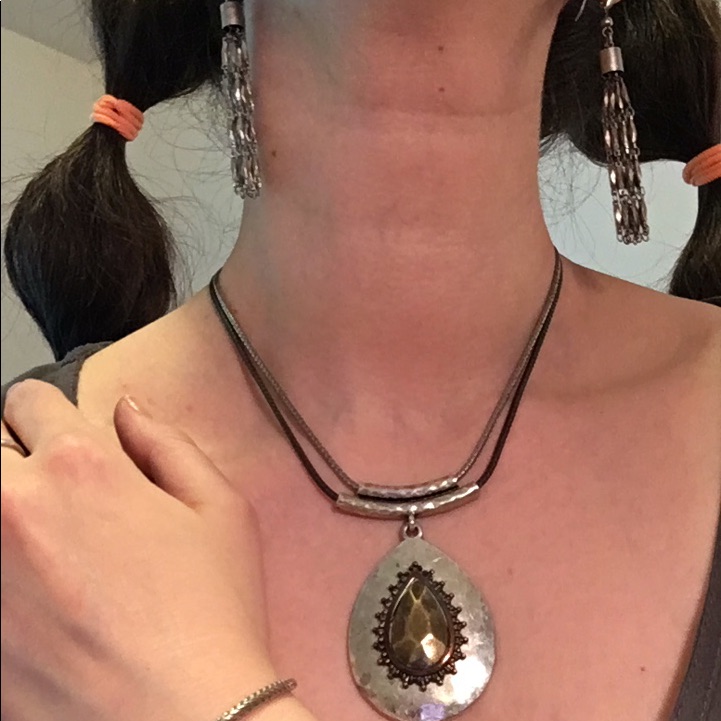 Vintage Laura Ashley Necklace And Hand Picked Companion Pieces Bogo 16$